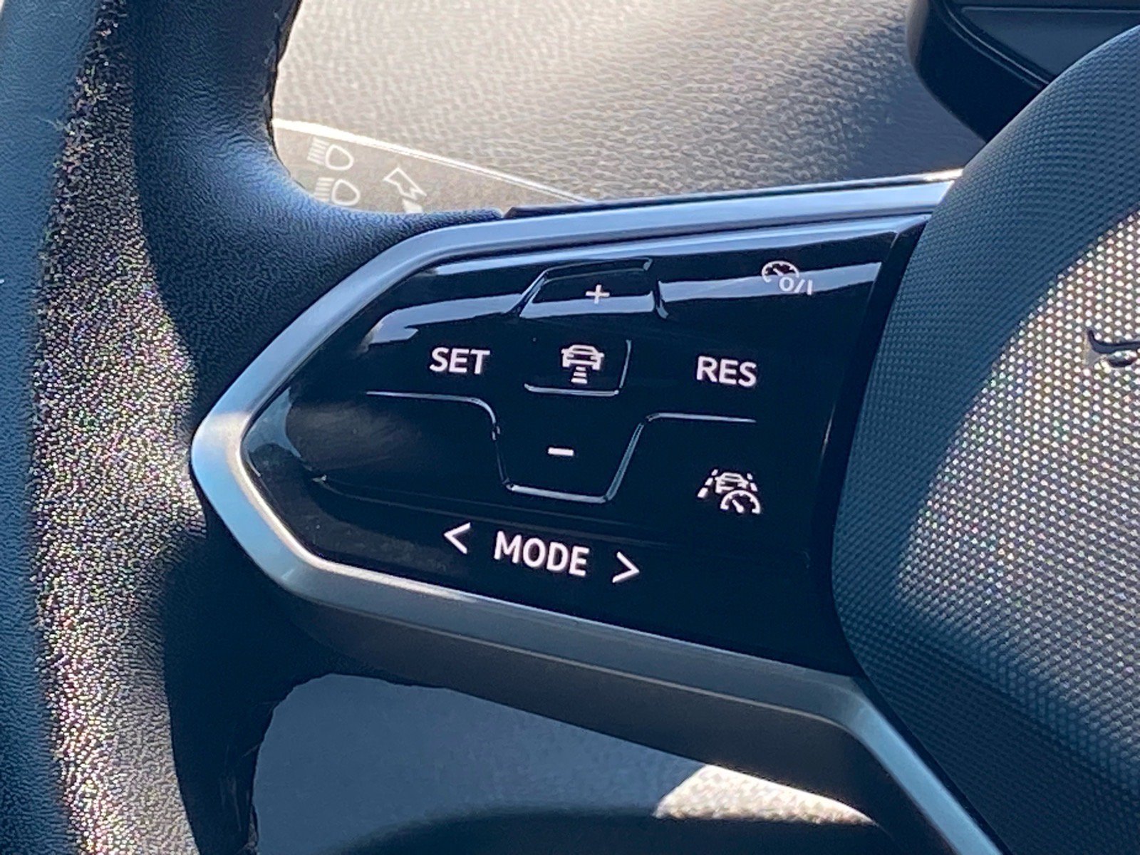 Certified 2023 Volkswagen ID.4 Pro S Plus AWD/4WD image 7