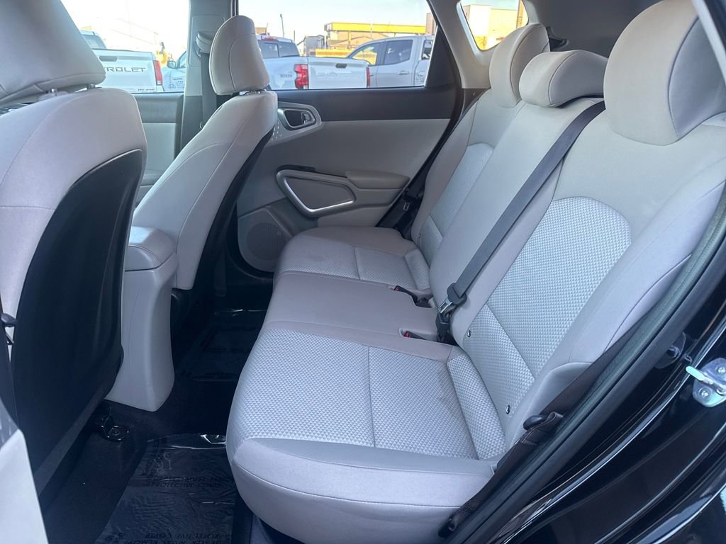 Used 2023 Kia Soul LX image 24