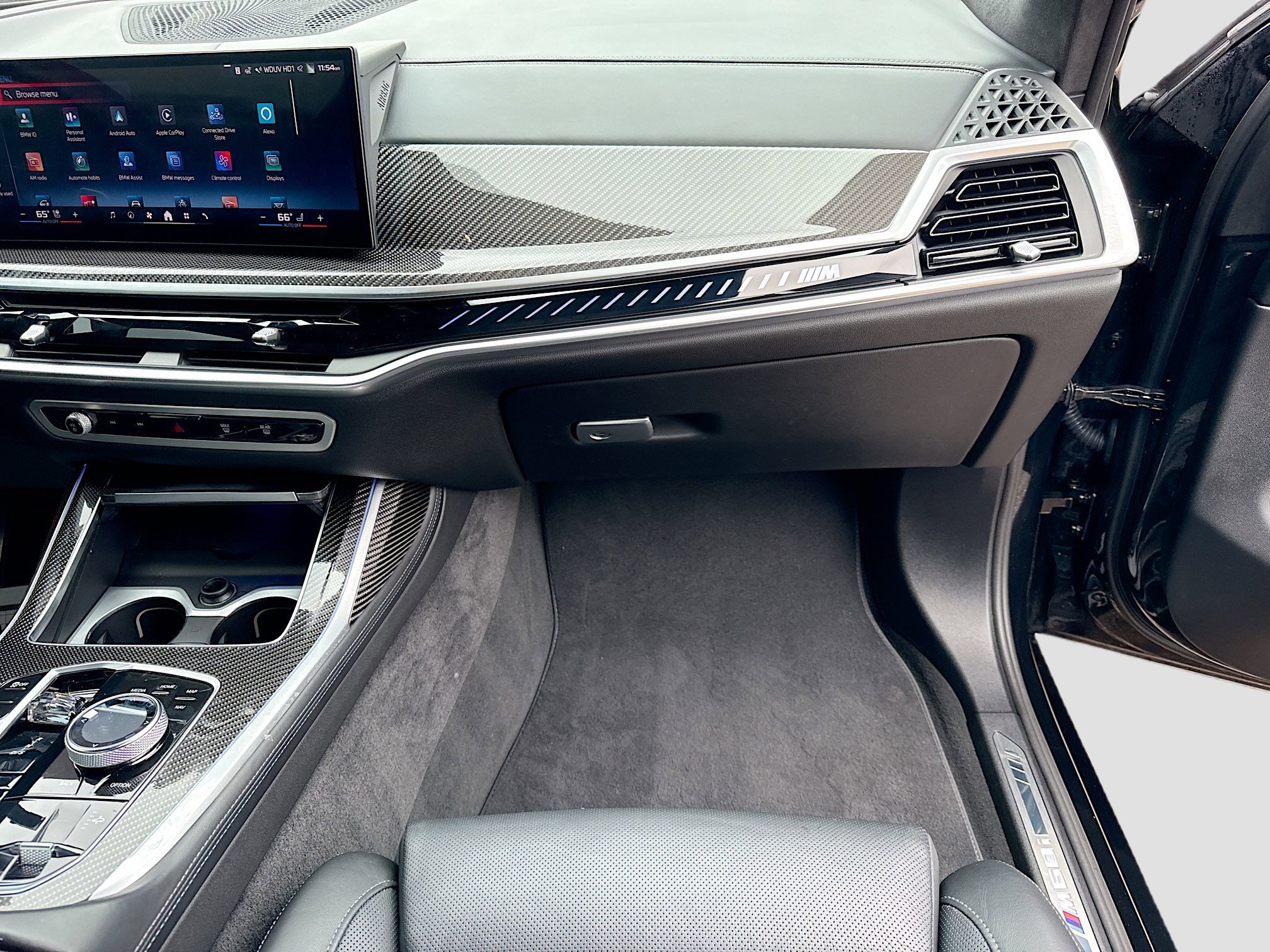 Used 2024 BMW X7 M60i w/ Executive Package image 19