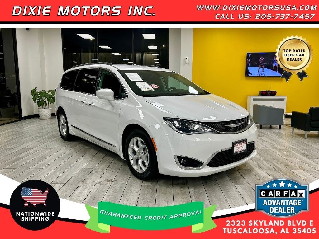 Used 2017 Chrysler Pacifica Touring-L w/ Tire & Wheel Group