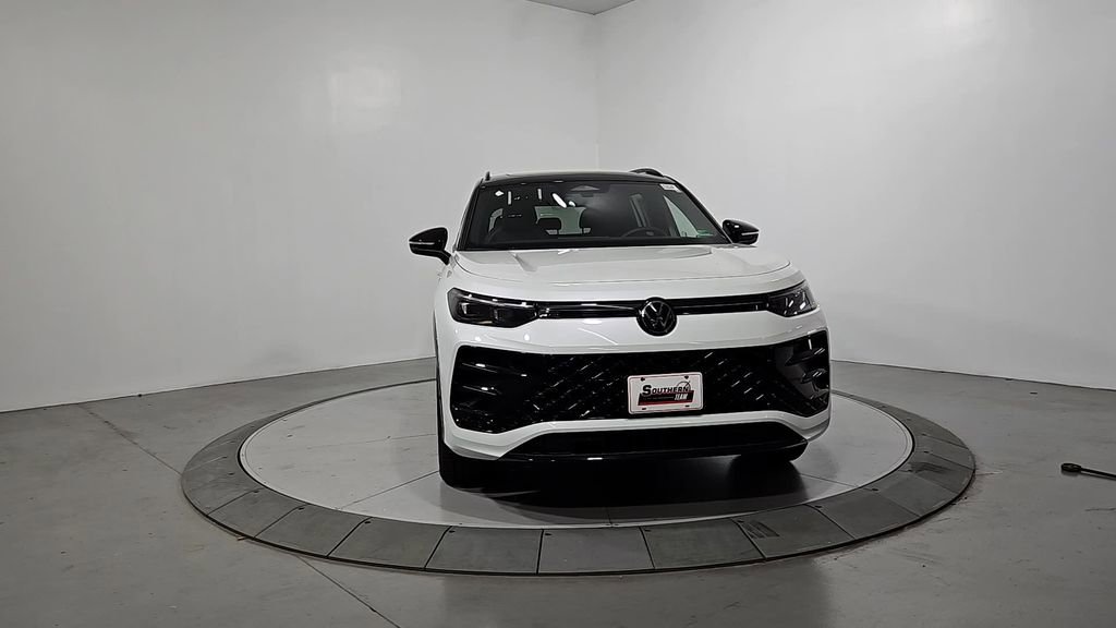 New 2026 Volkswagen Tiguan SE R-Line image 8