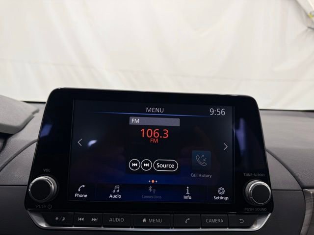 Used 2025 Nissan Altima 2.5 SV FWD image 32