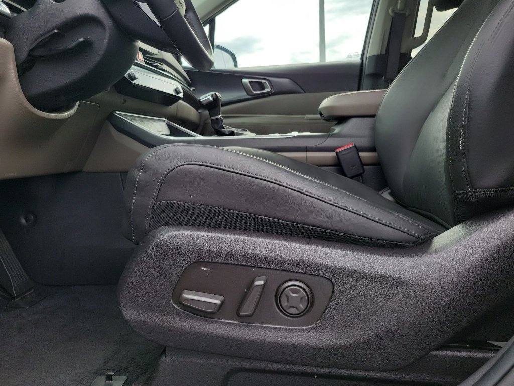 Used 2026 Kia Carnival FWD image 20