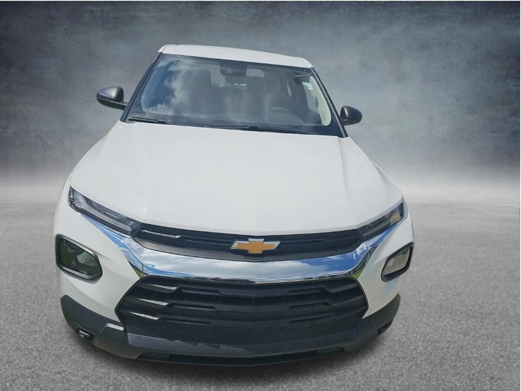 Used 2023 Chevrolet TrailBlazer LS FWD image 2