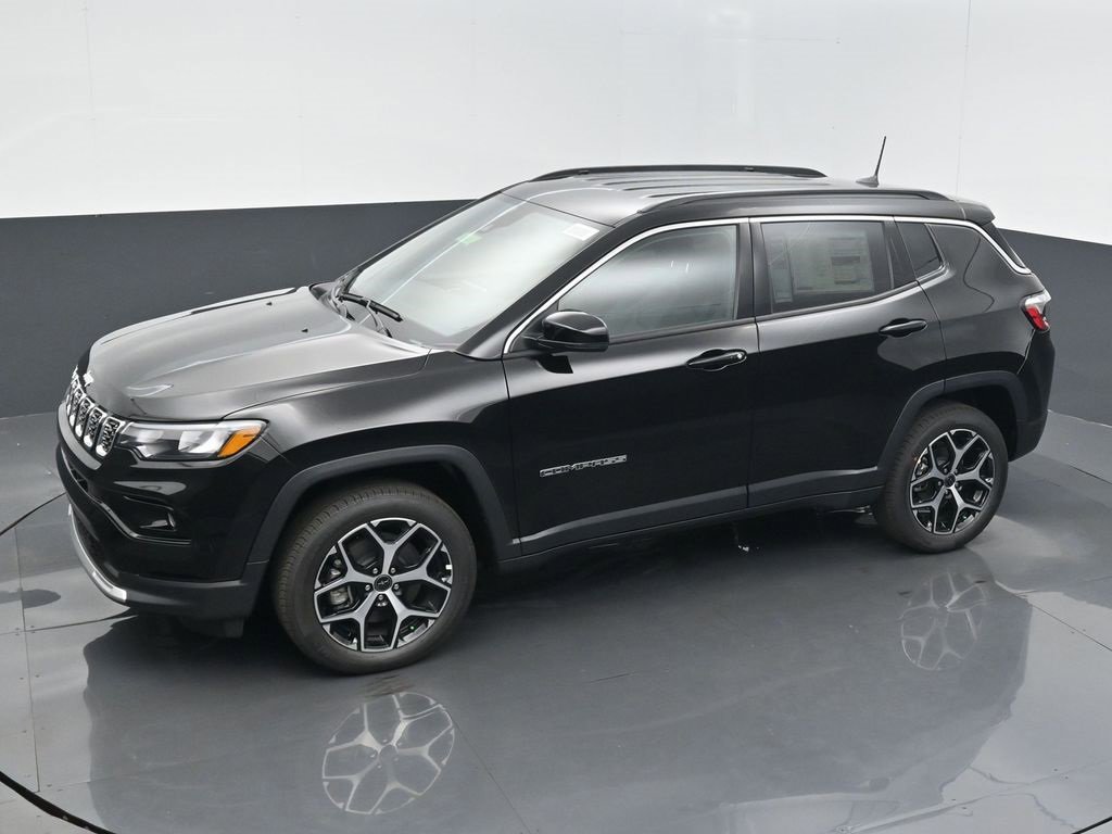 Used 2025 Jeep Compass Limited image 37