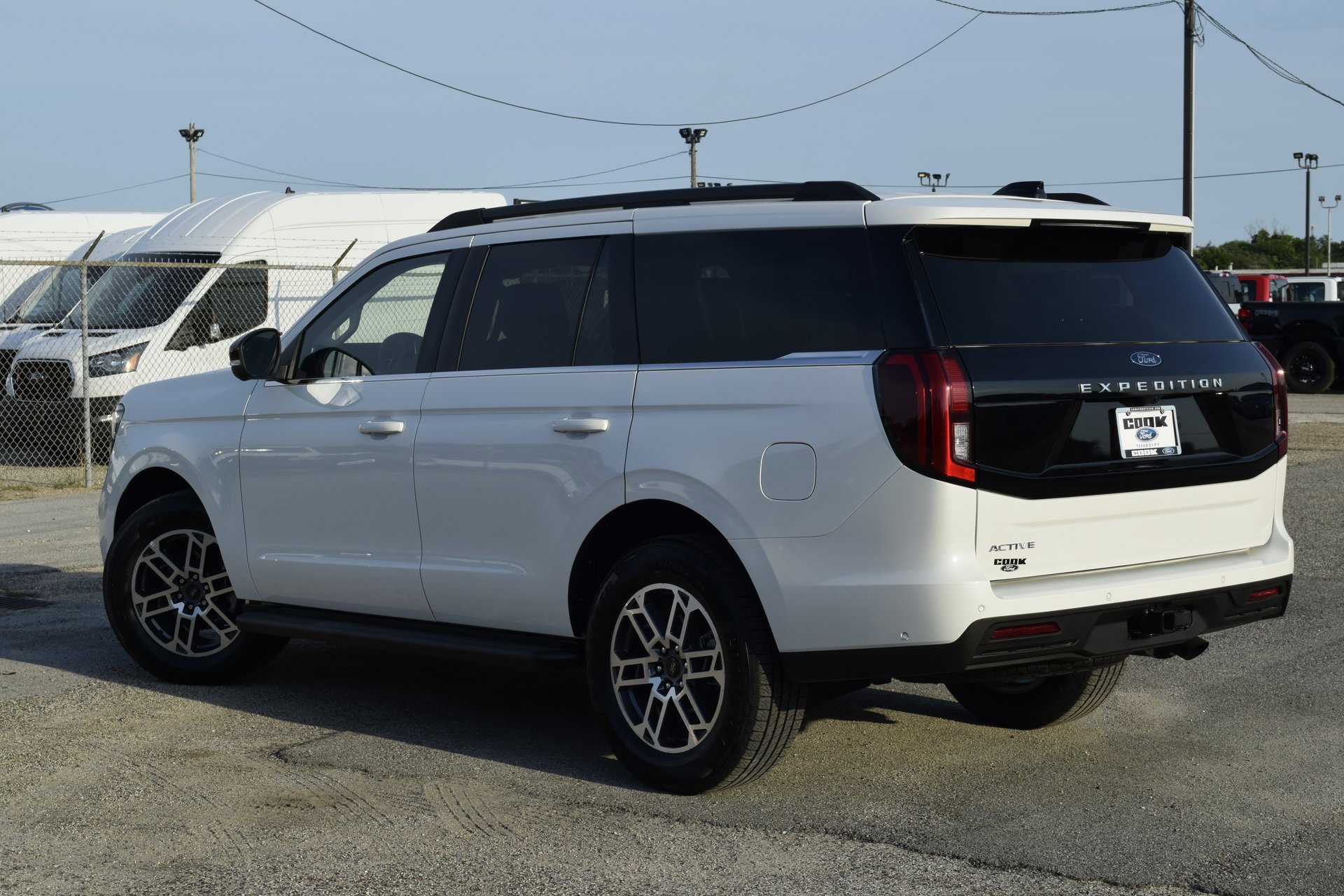 New 2025 Ford Expedition Active image 4