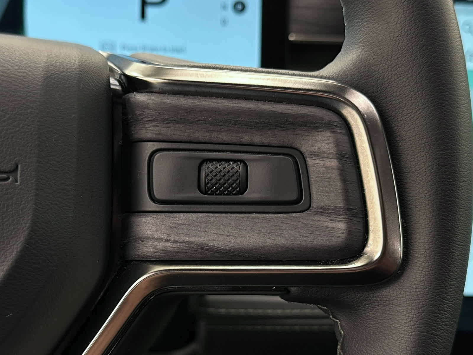 Used 2024 Rivian R1S Adventure image 28