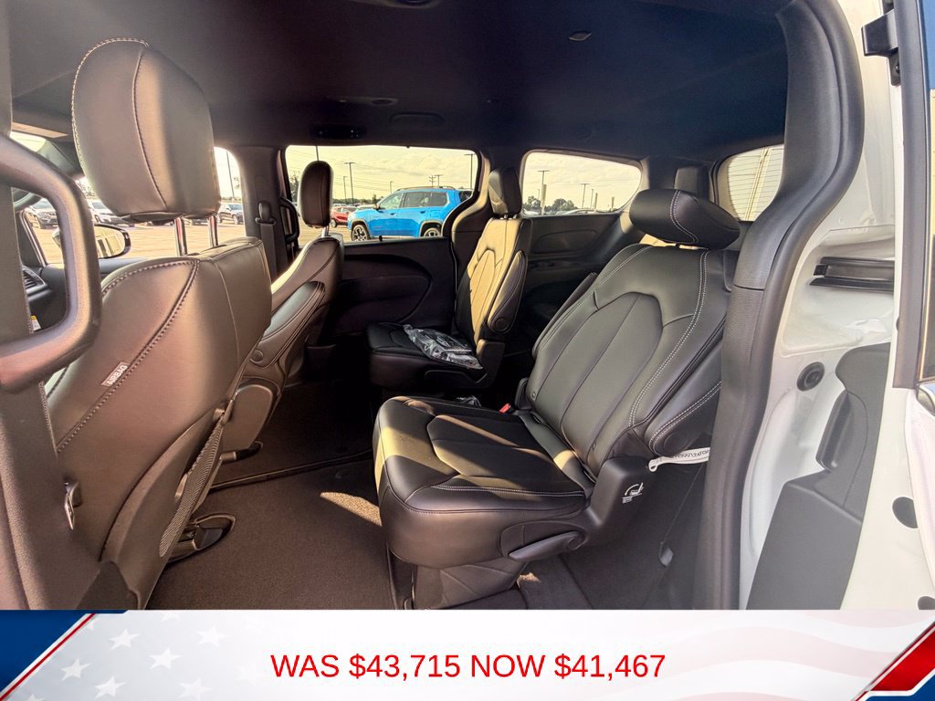 New 2027 Chrysler Pacifica LX FWD image 10