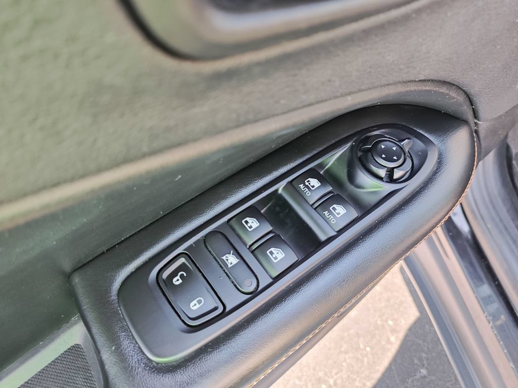 Used 2020 Jeep Compass Limited AWD/4WD image 12