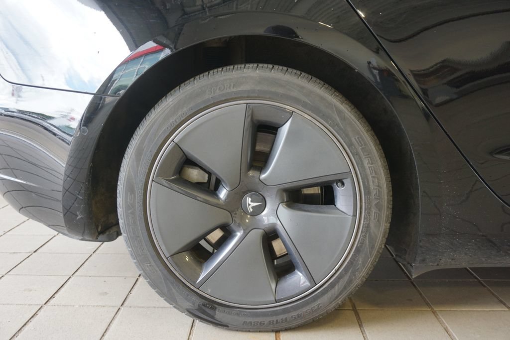Used 2022 Tesla Model 3 Long Range AWD/4WD image 22