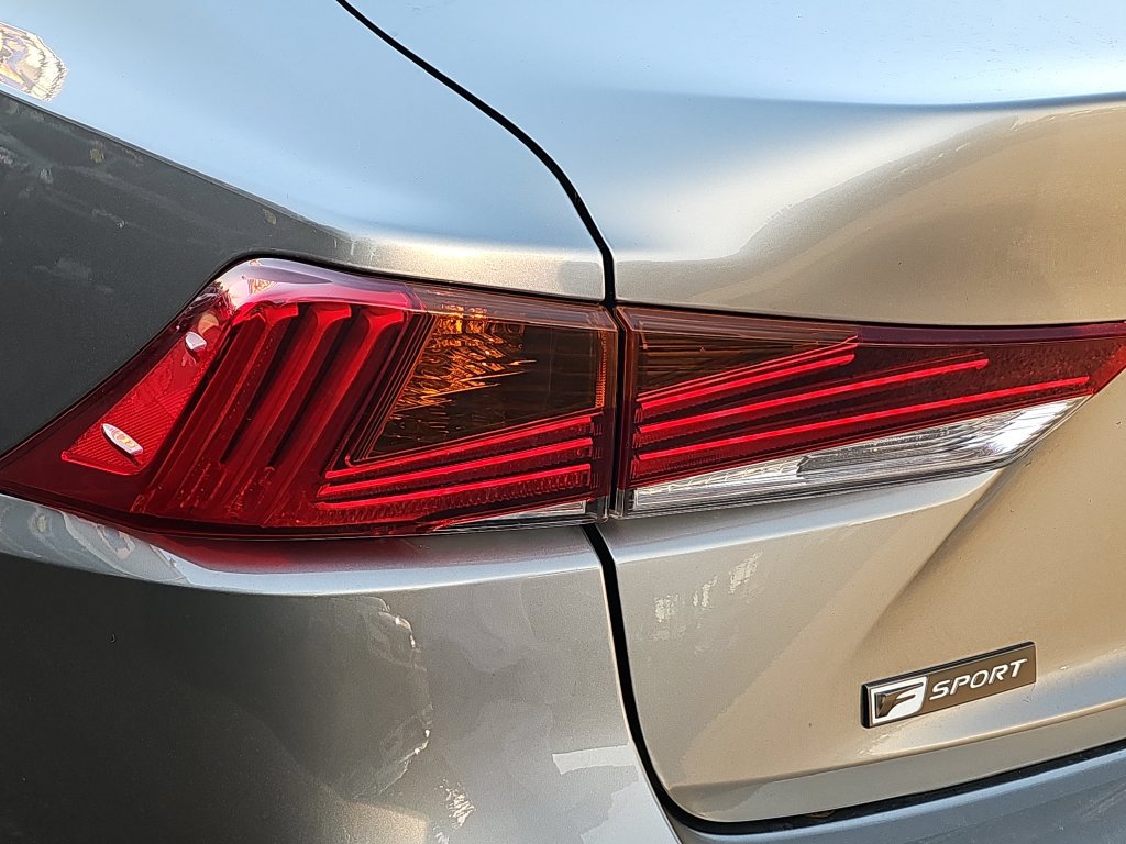 Used 2018 Lexus IS 300 AWD image 15