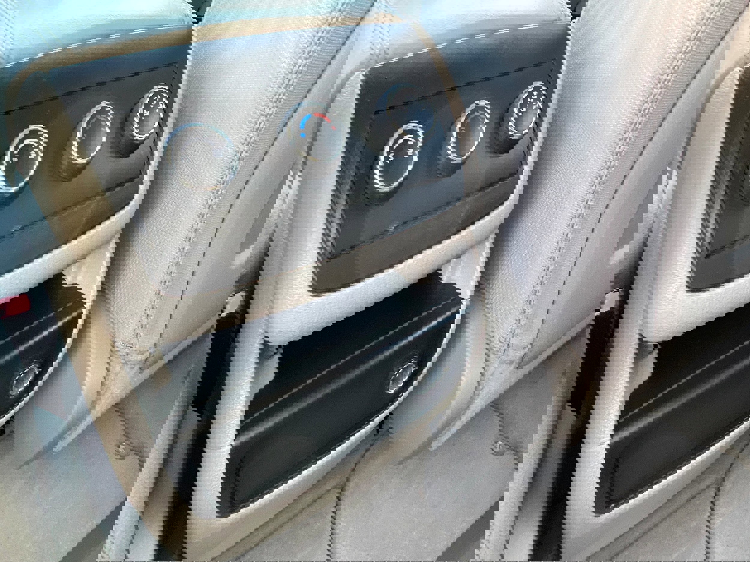 Used 2012 GMC Acadia SL w/ Preferred Package image 24