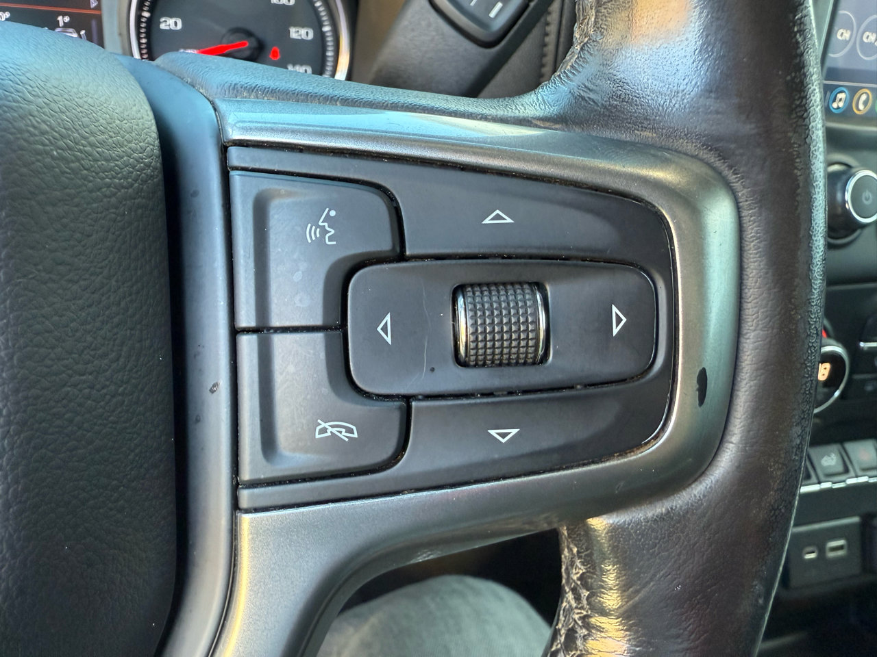 Used 2020 Chevrolet Silverado 2500 LT w/ Texas Edition image 32