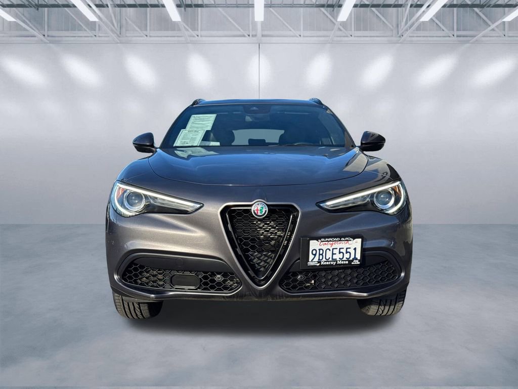 Used 2022 Alfa Romeo Stelvio Sprint image 2