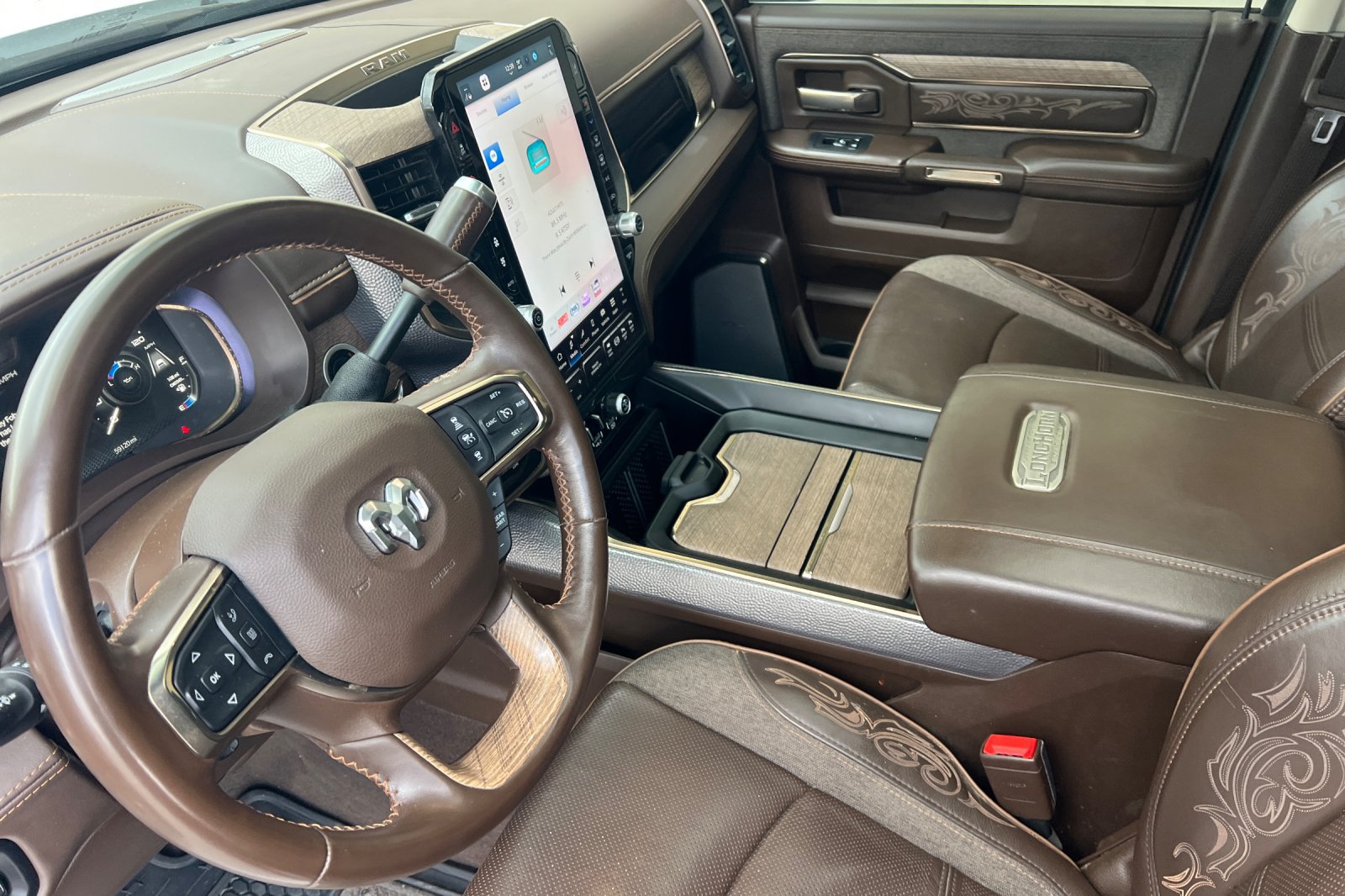 Used 2025 RAM 2500 Limited AWD/4WD image 12