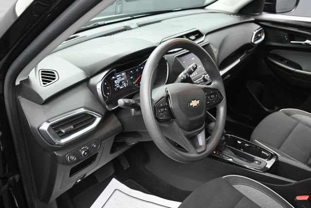 Used 2023 Chevrolet TrailBlazer LT FWD image 13