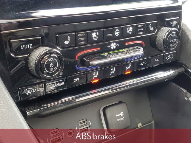 Used 2023 Jeep Grand Cherokee Overland image 33