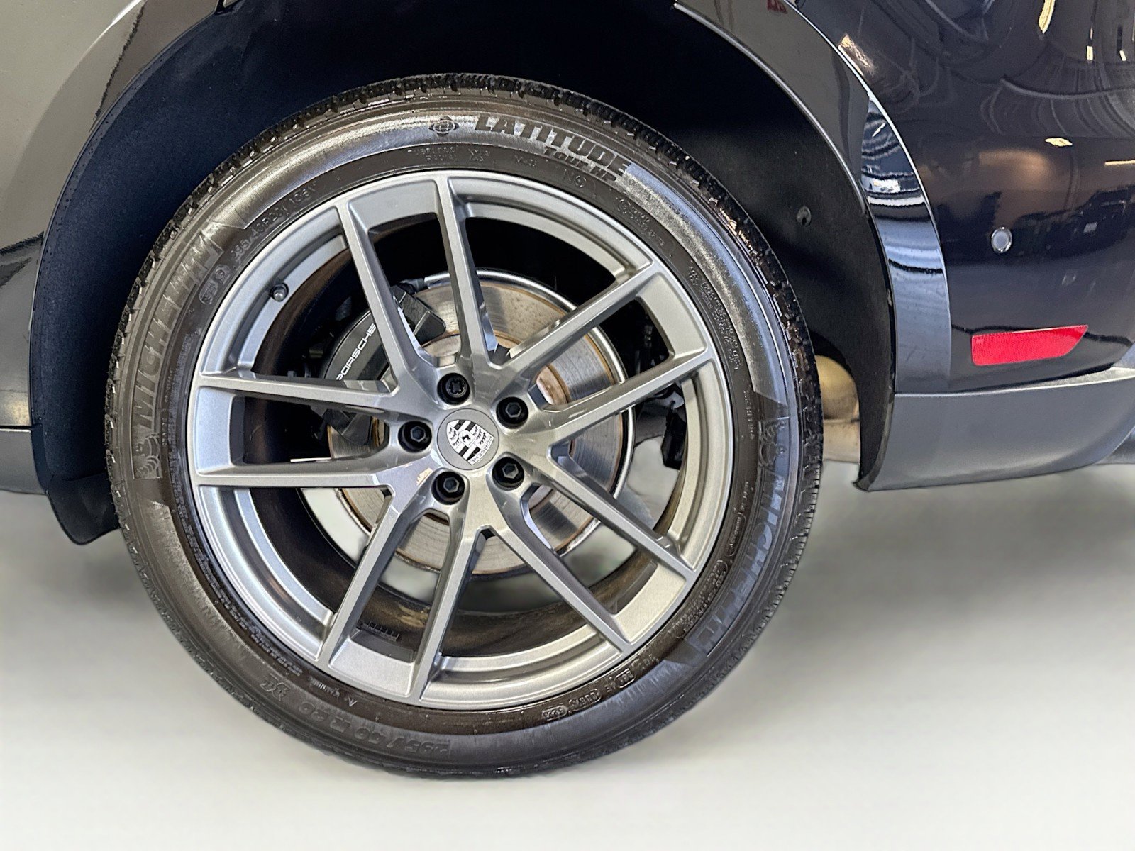 Certified 2024 Porsche Macan Turbo w/ Premium Plus Package image 24