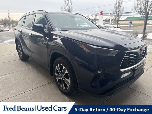 Used 2022 Toyota Highlander XLE image 1