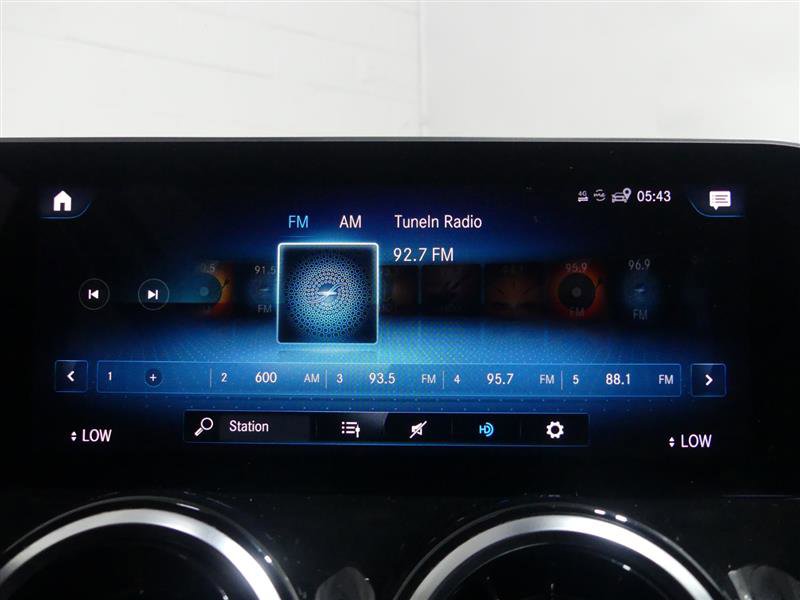 Used 2020 Mercedes-Benz GLB 250 4MATIC image 42