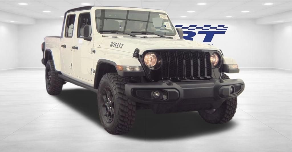 Used 2023 Jeep Gladiator Willys AWD/4WD image 5