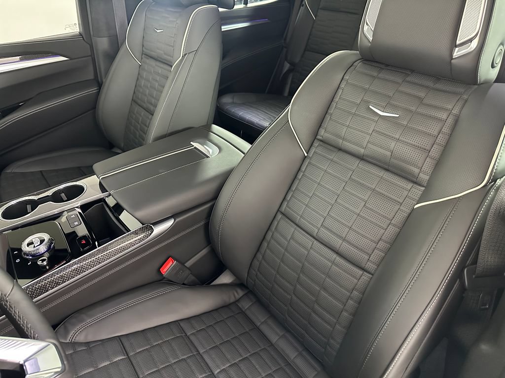 Used 2026 Cadillac Escalade V w/ LPO, ONYX Package AWD/4WD image 27