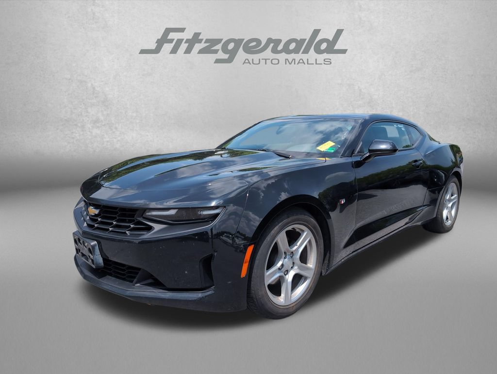 Used 2023 Chevrolet Camaro LT RWD image 3