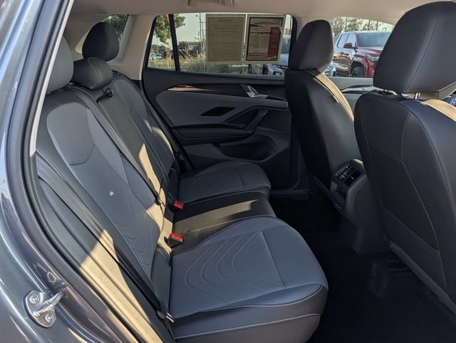 Used 2025 Volkswagen Tiguan SE FWD image 29