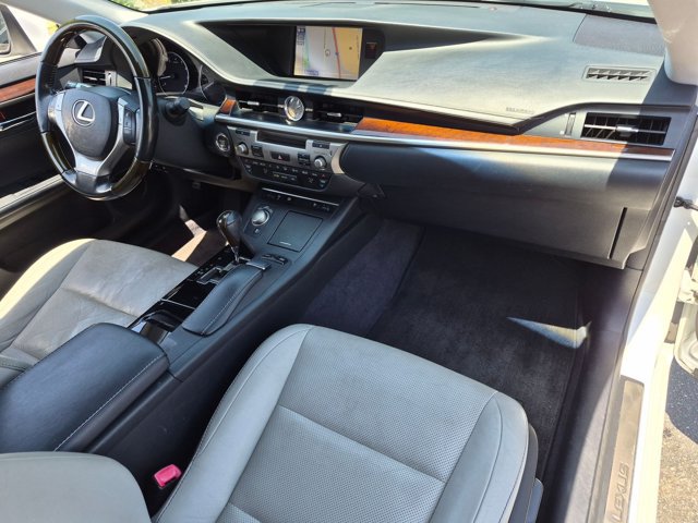 Used 2013 Lexus ES 350 w/ Luxury Pkg FWD image 18