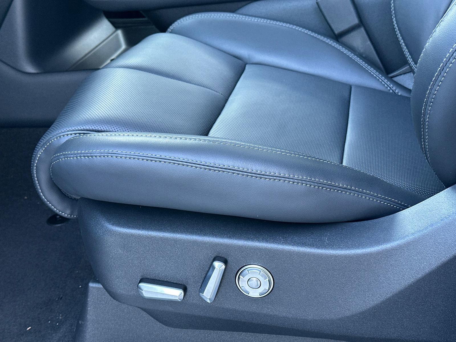 New 2026 Lincoln Navigator Reserve AWD/4WD image 22