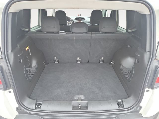 Used 2018 Jeep Renegade Latitude image 31