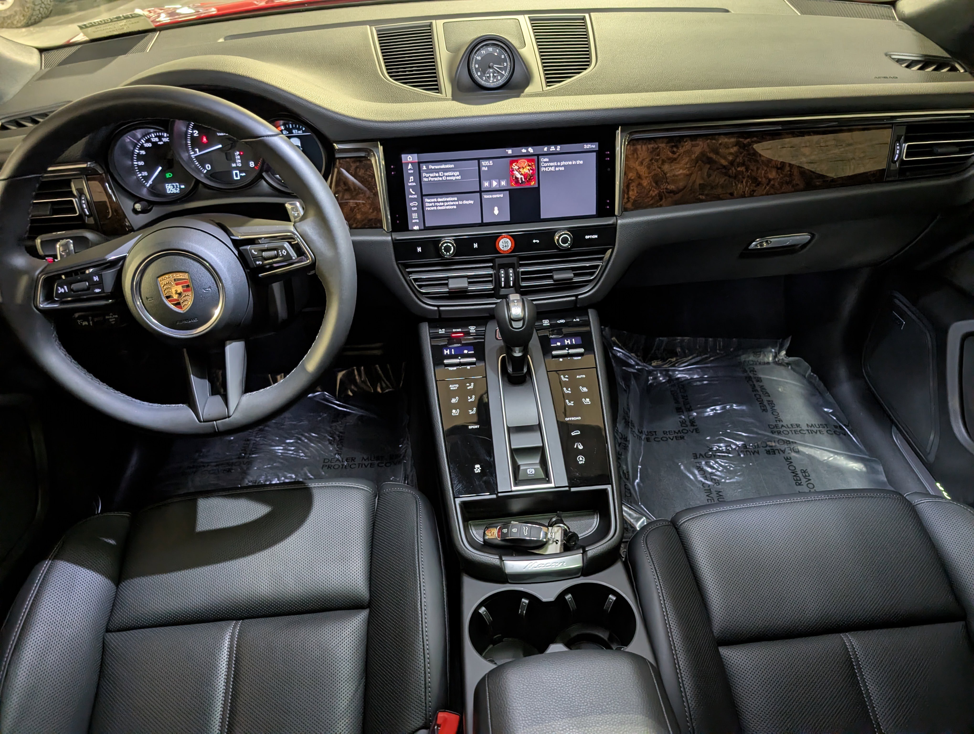 Certified 2026 Porsche Macan image 7