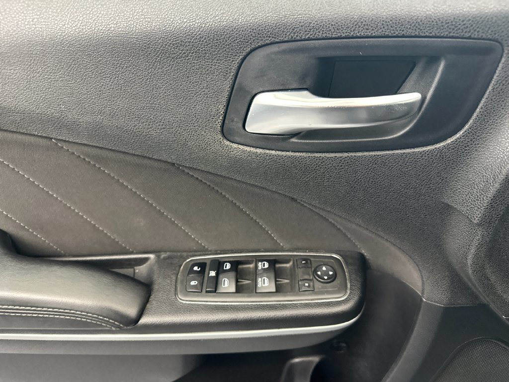 Used 2022 Dodge Charger SXT AWD/4WD image 10