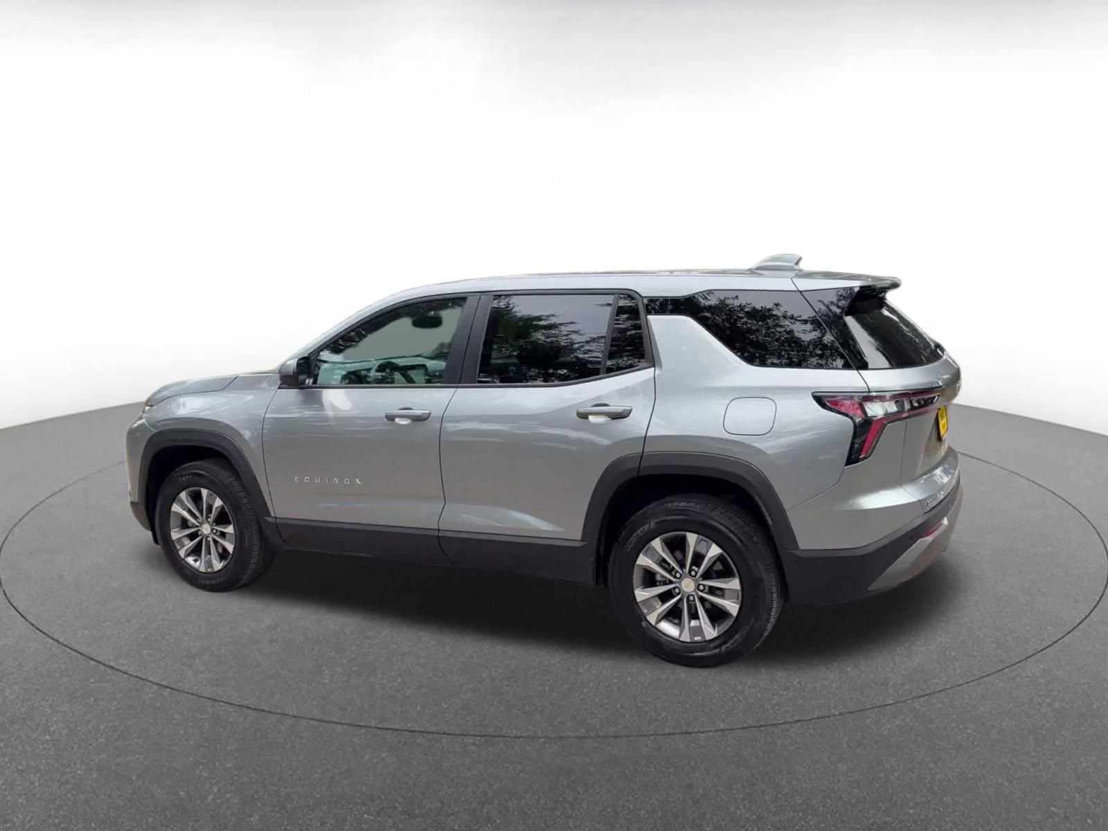 Used 2025 Chevrolet Equinox LT FWD image 17
