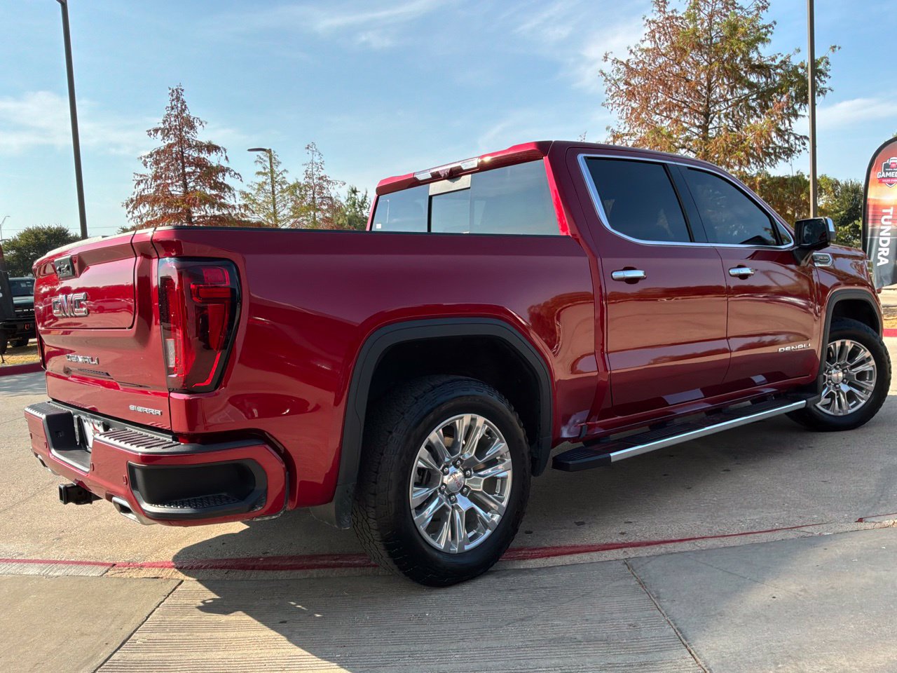 Used 2023 GMC Sierra 1500 Denali w/ Technology Package AWD/4WD image 6