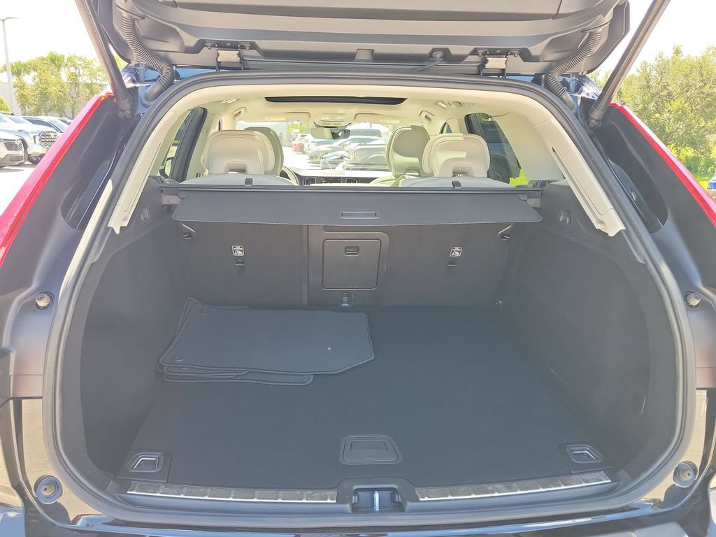 Used 2023 Volvo XC60 B5 Plus w/ Protection Package Premier FWD image 30