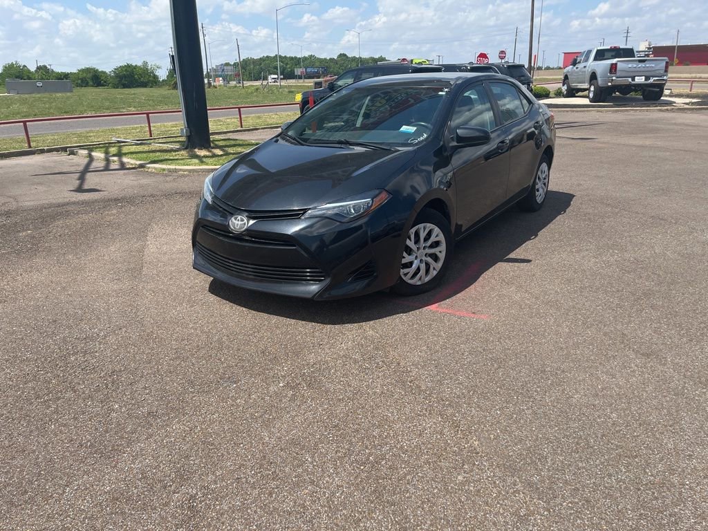 Used 2019 Toyota Corolla LE FWD image 3