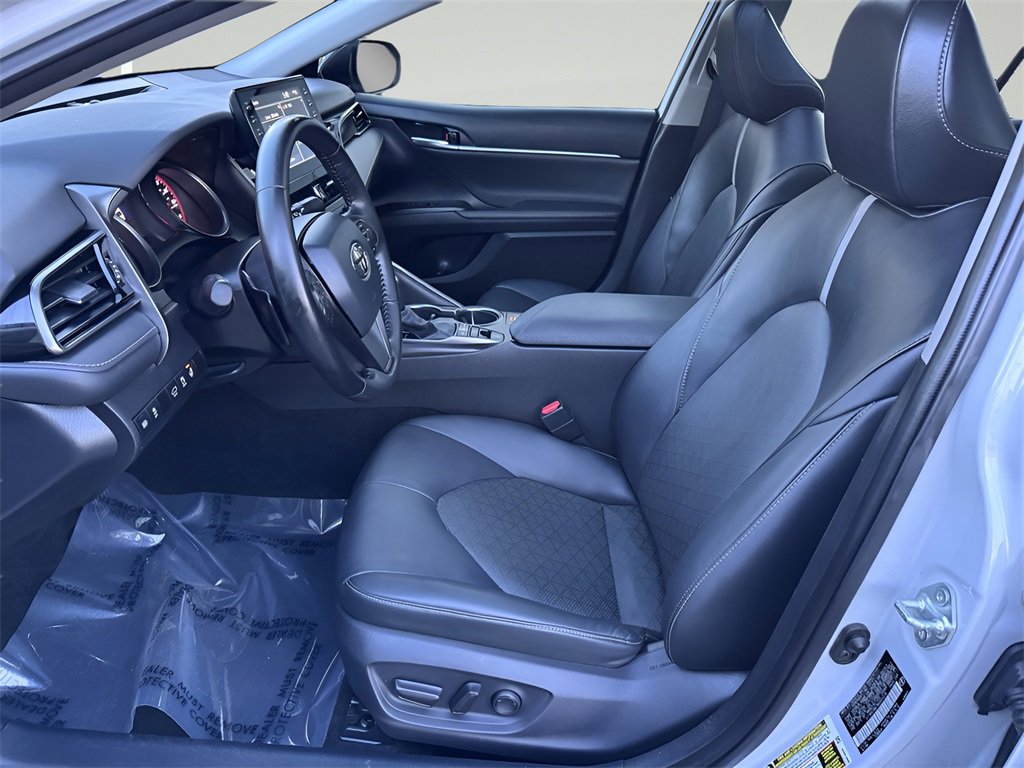 Used 2022 Toyota Camry XSE image 10