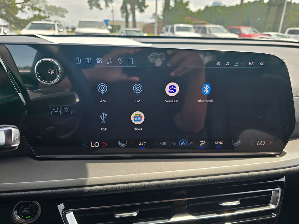 New 2026 Chevrolet Traverse LT image 14