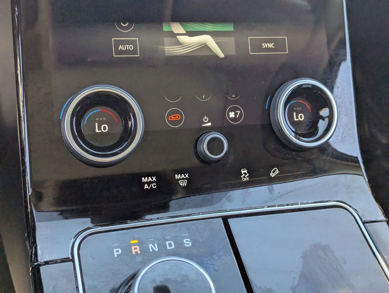 Used 2018 Land Rover Range Rover Velar S AWD/4WD image 26