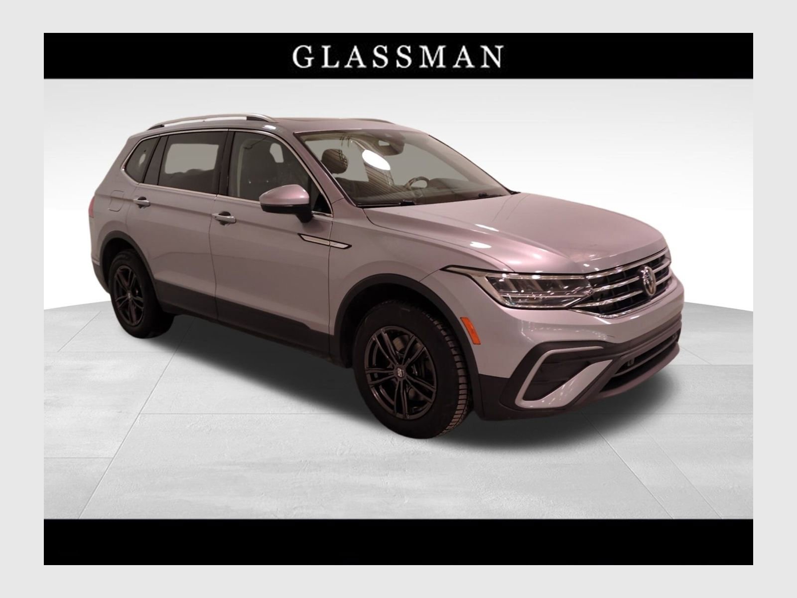 Used 2022 Volkswagen Tiguan SE image 1