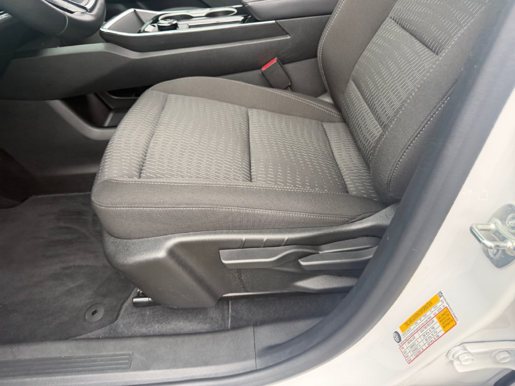 Certified 2026 Chevrolet Equinox LT AWD/4WD image 13