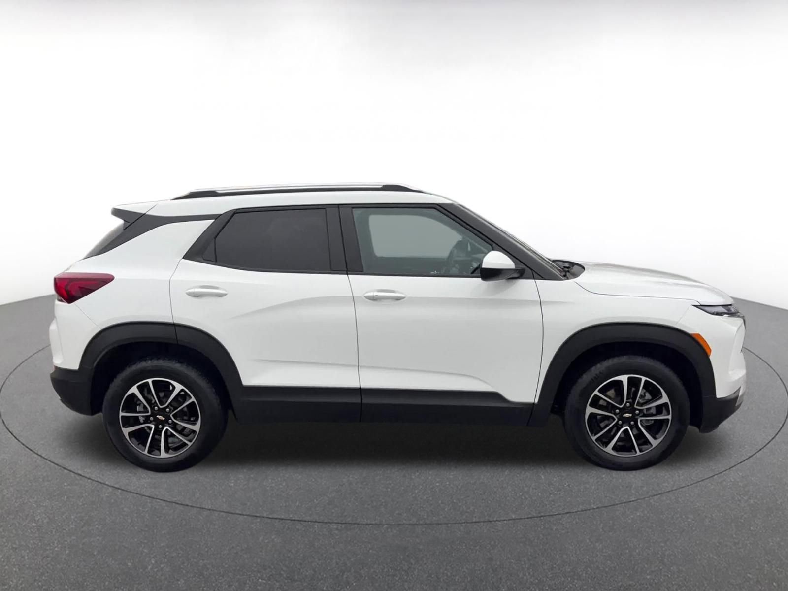 Used 2025 Chevrolet TrailBlazer LT image 16