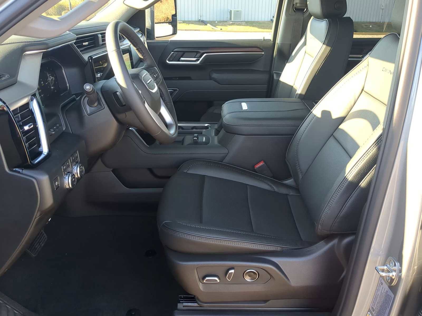 New 2026 GMC Sierra 2500 Denali w/ Denali Reserve Package image 14