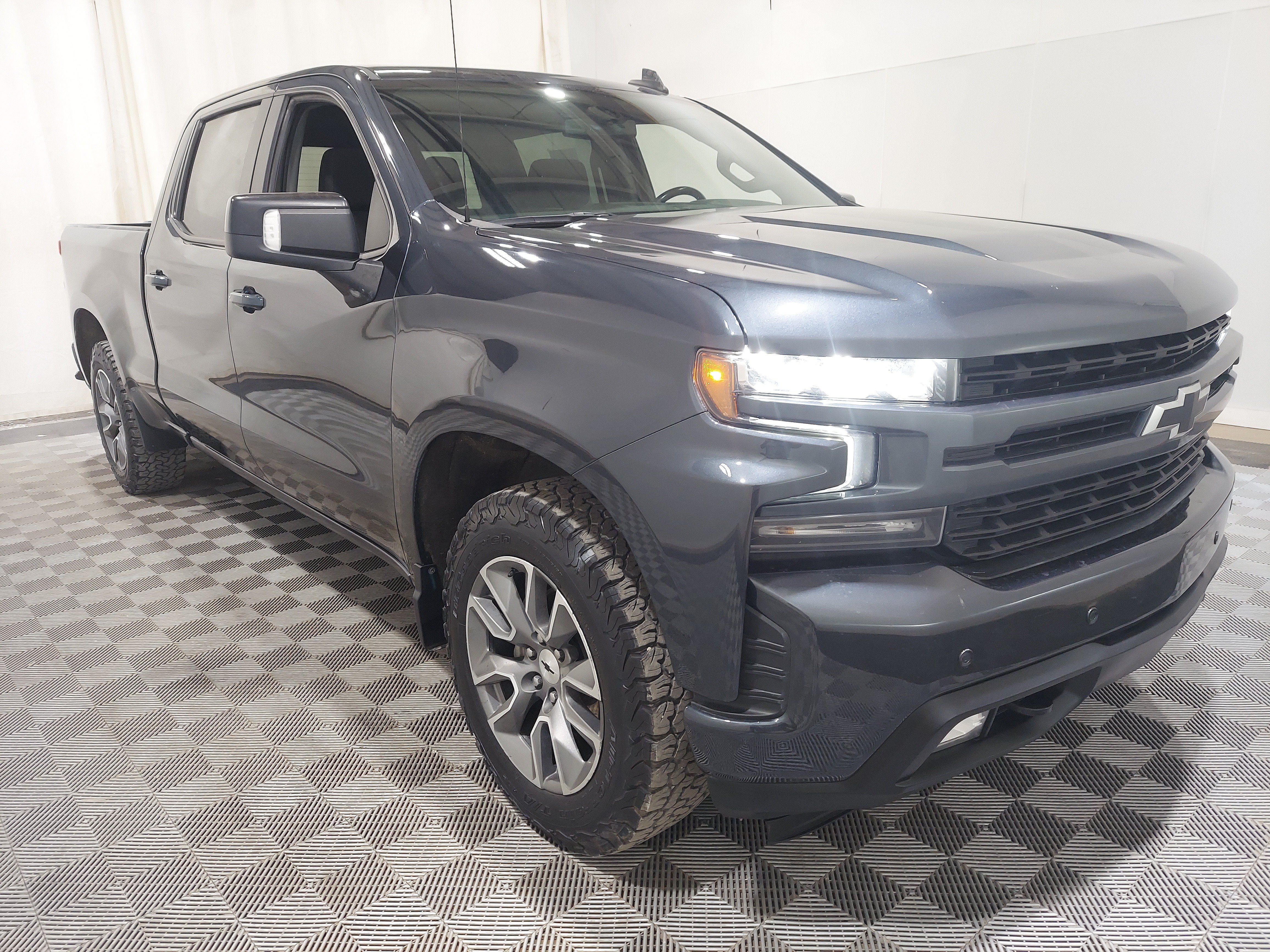 Used 2022 Chevrolet Silverado 1500 RST w/ Safety Package AWD/4WD image 4