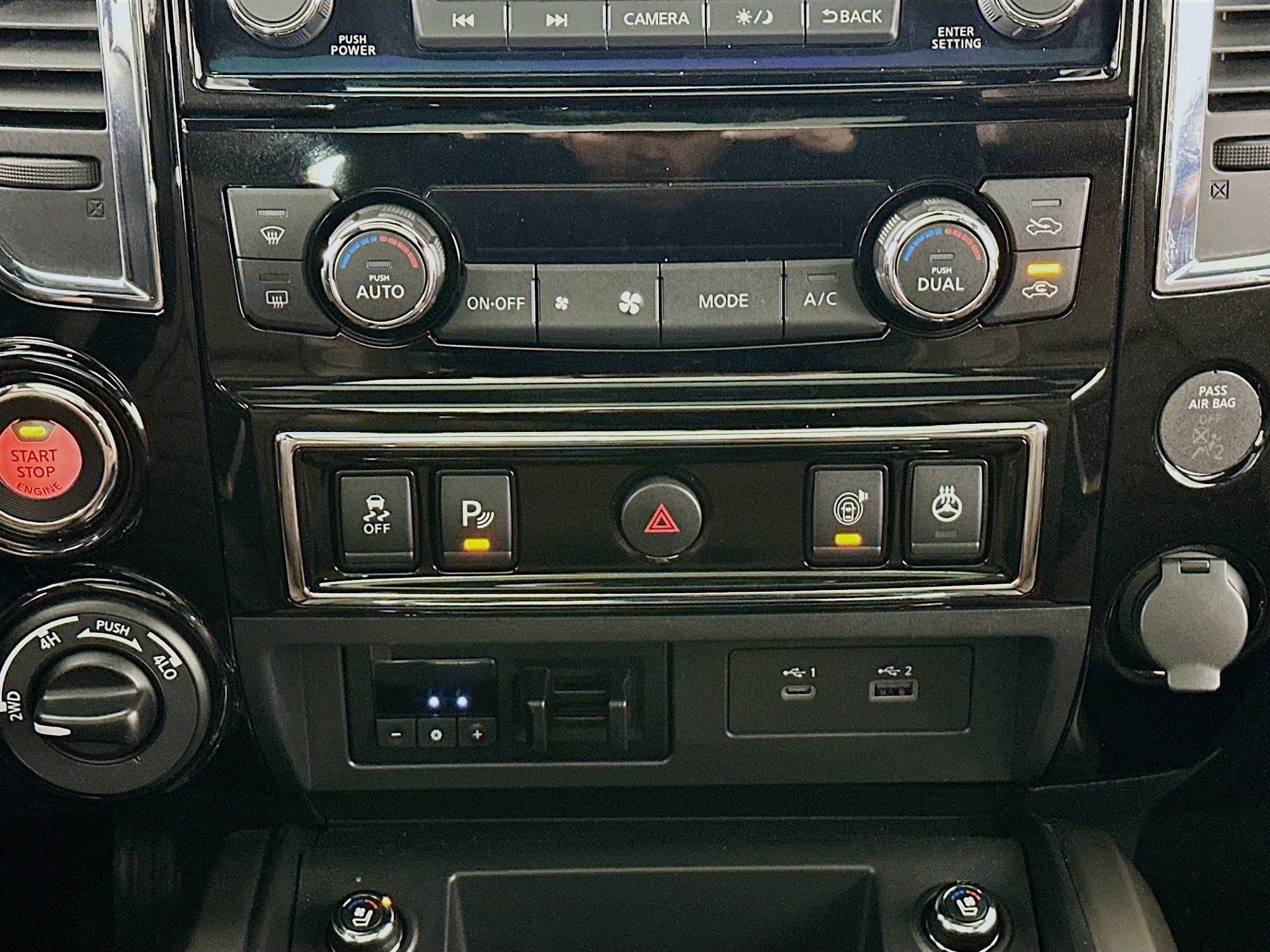 Used 2023 Nissan Titan Platinum Reserve w/ Moonroof Package image 13