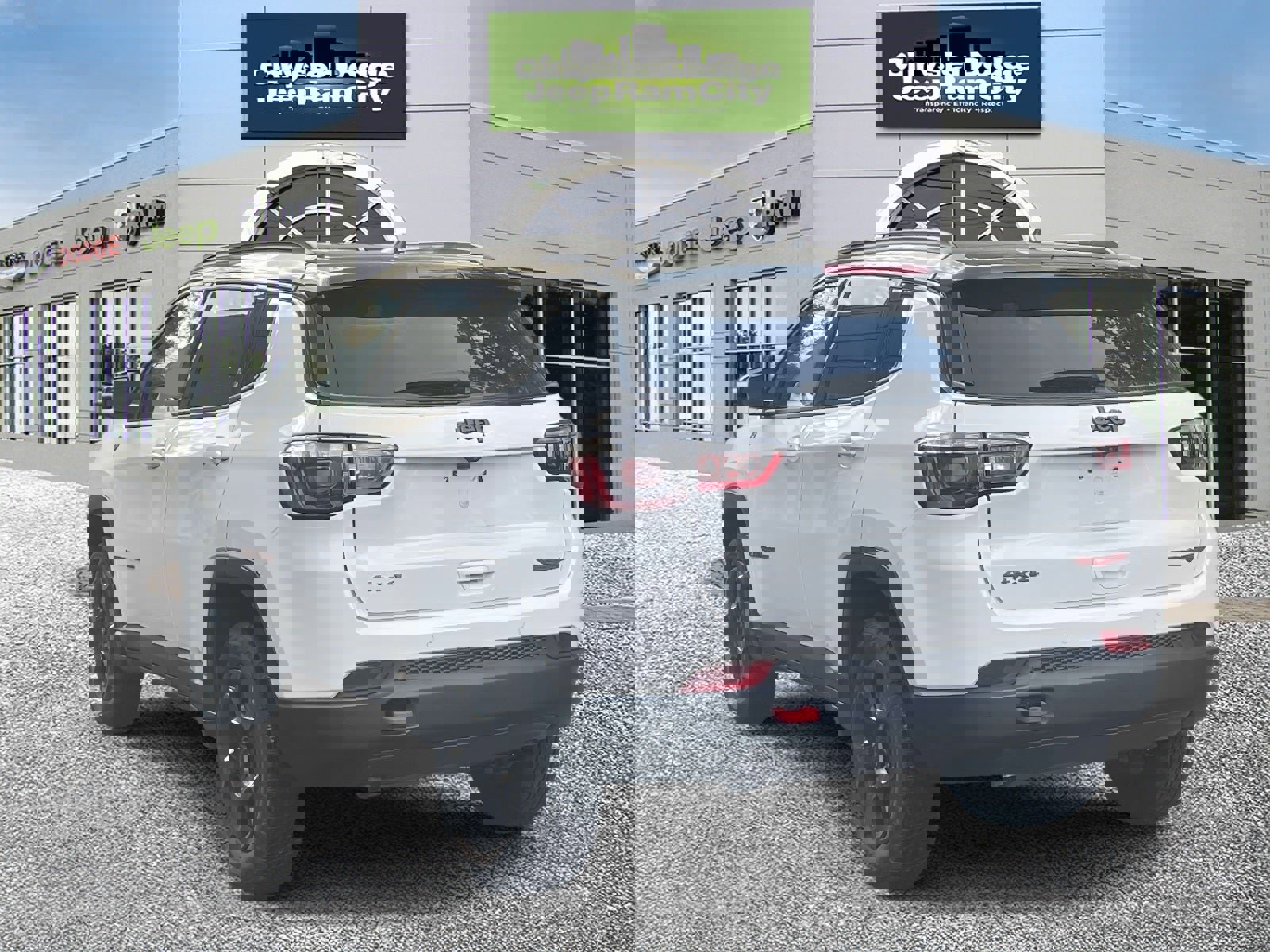 Used 2024 Jeep Compass Trailhawk image 8