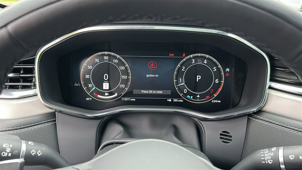 Used 2025 Jaguar F-PACE R-Dynamic S AWD/4WD image 15