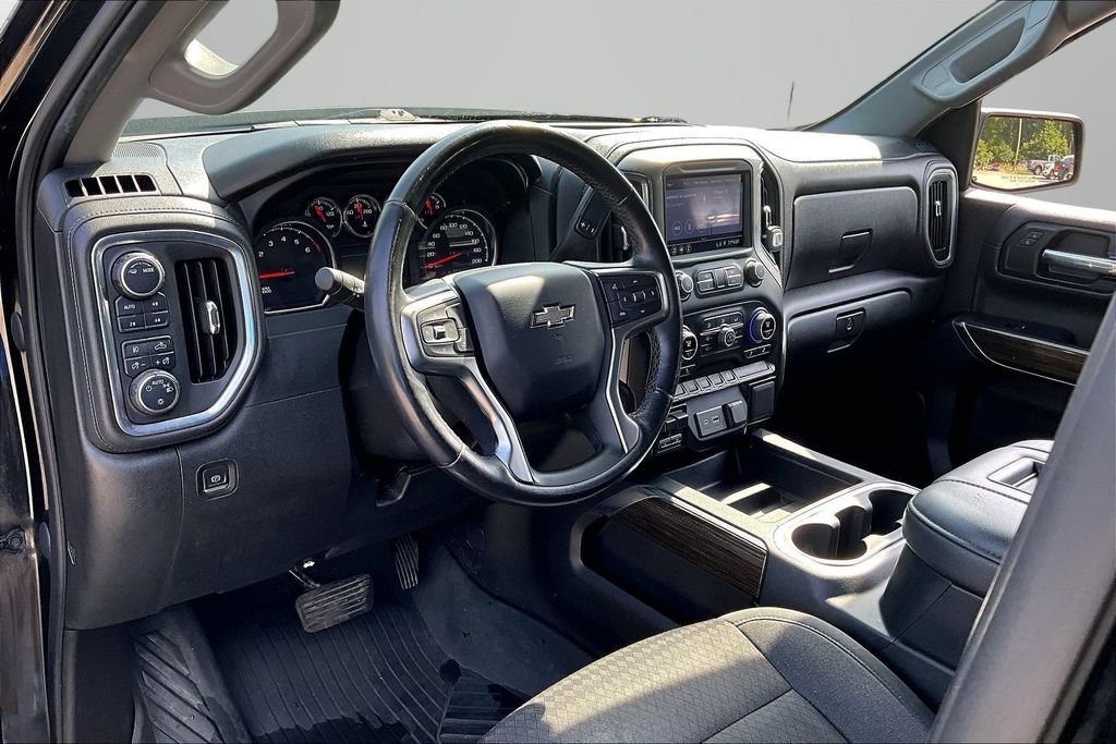 Used 2021 Chevrolet Silverado 1500 LT Trail Boss w/ LPO, Dark Essentials Package AWD/4WD image 18