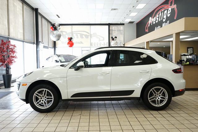 Used 2018 Porsche Macan image 3